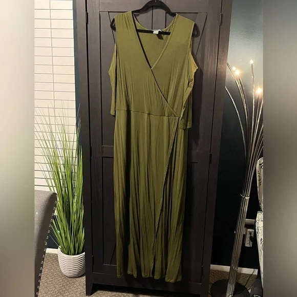 Plus size Kate & Mallory maxi dress - Picture 3 of 7